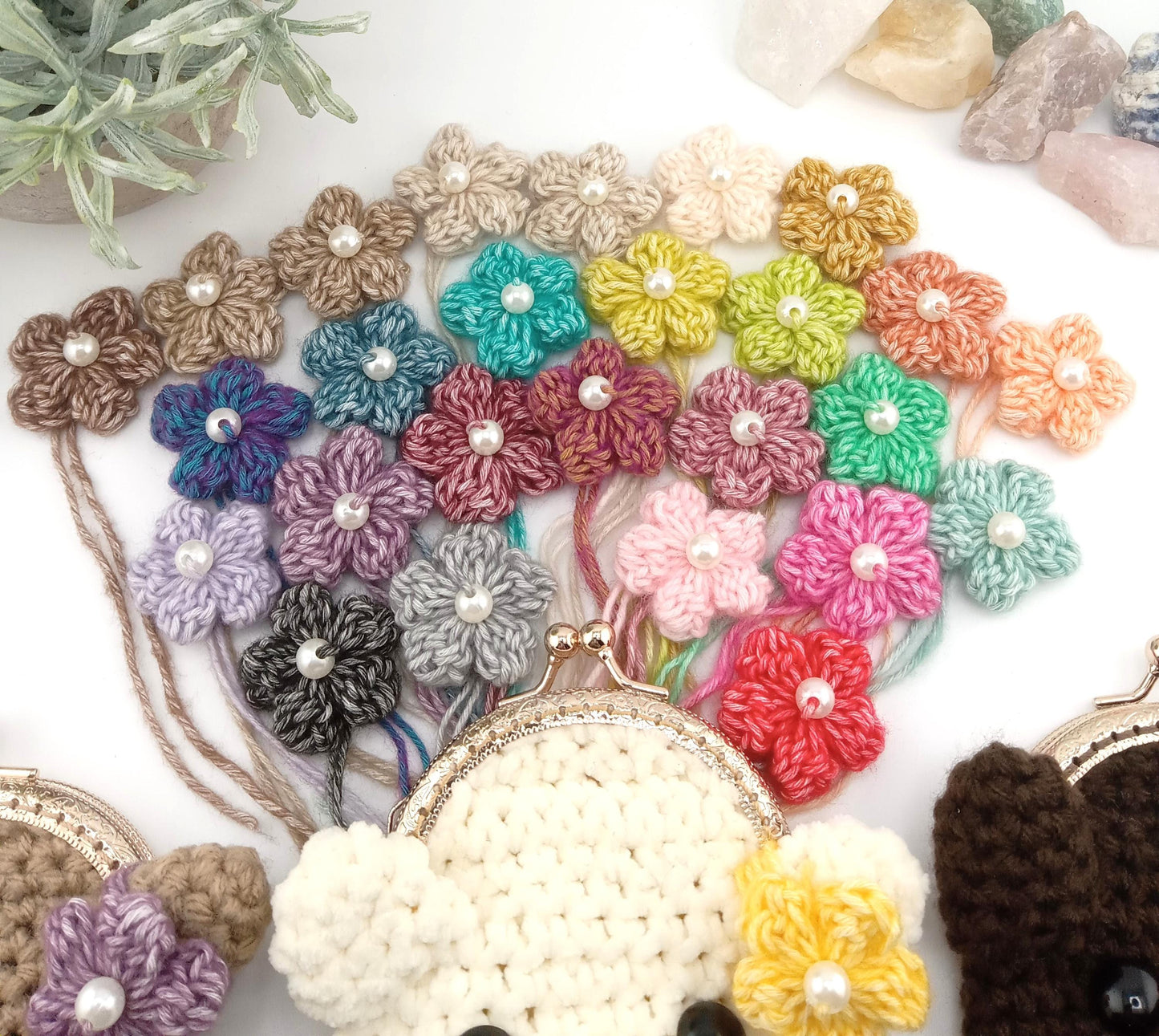 Amigurumi Bear Wallet – Handmade Polar Bear Coin Purse with Flower & Pearl – Cute Crochet Wallet Gift