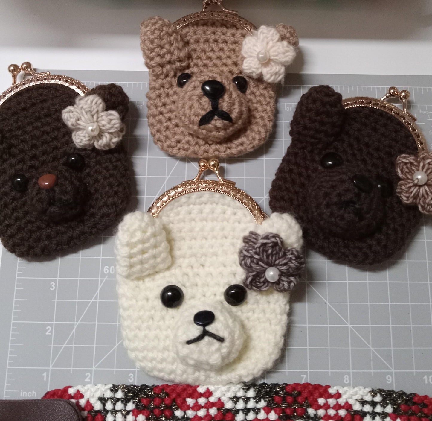 Amigurumi Bear Wallet – Handmade Polar Bear Coin Purse with Flower & Pearl – Cute Crochet Wallet Gift