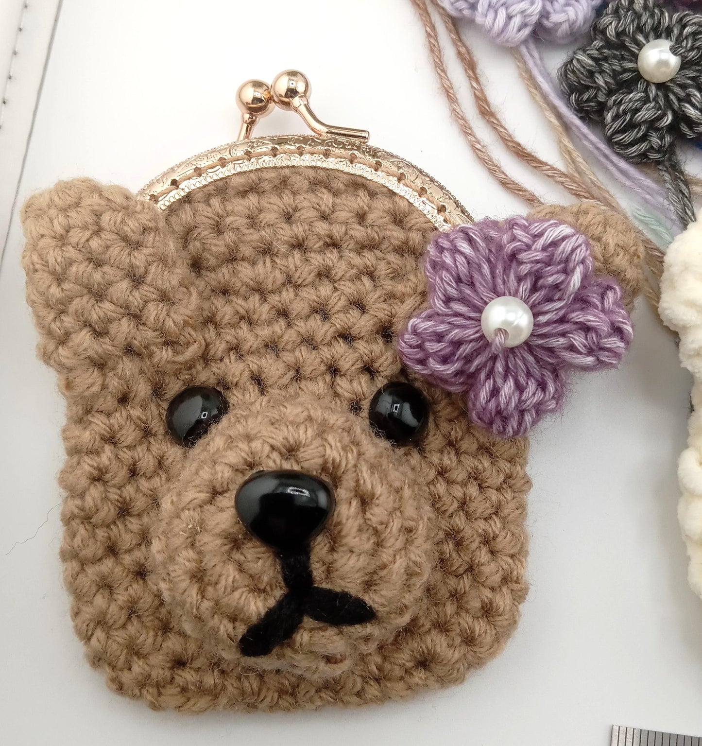 Amigurumi Bear Wallet – Handmade Polar Bear Coin Purse with Flower & Pearl – Cute Crochet Wallet Gift