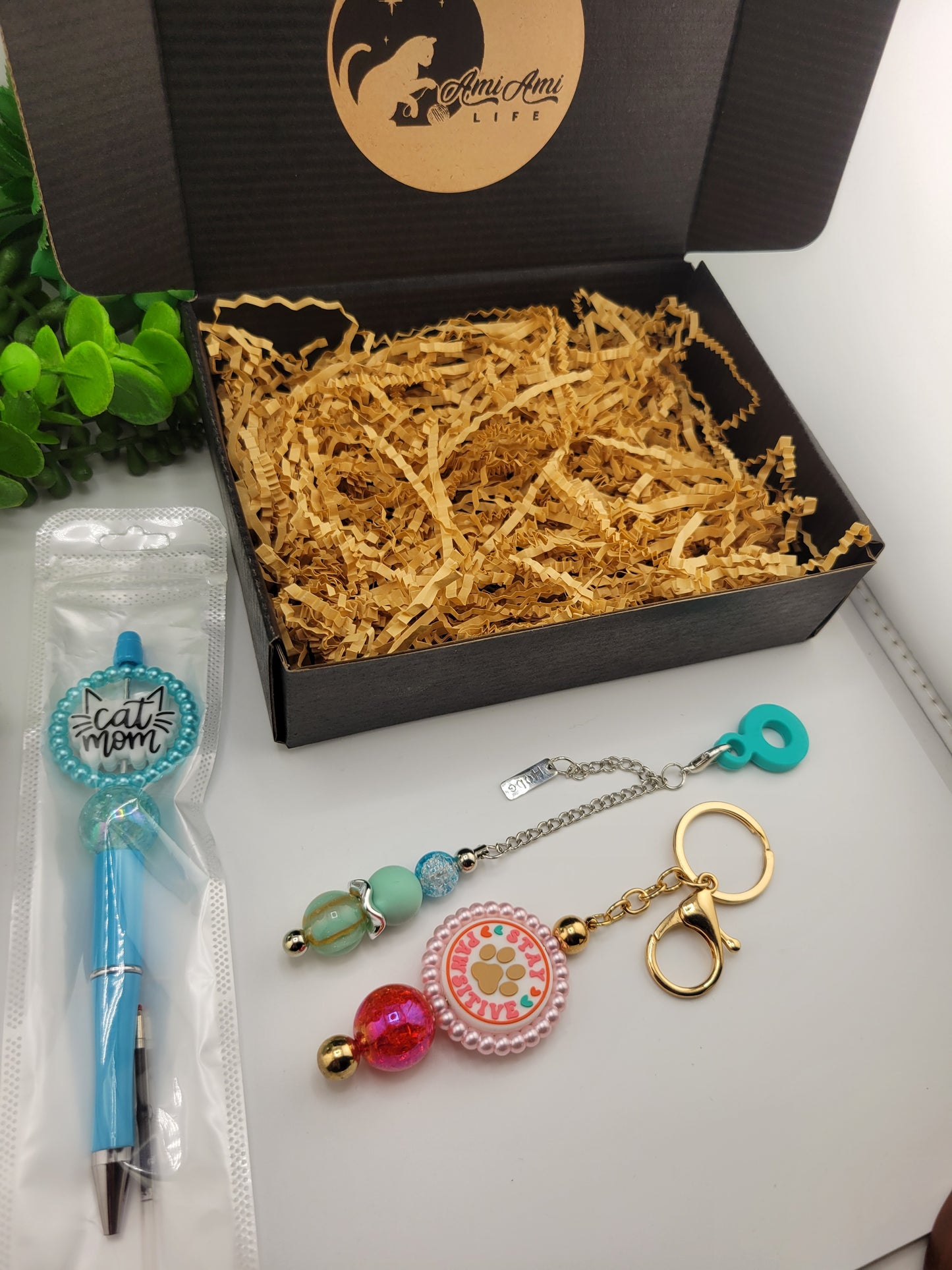 Mystery Gift Box Set, 3 products in one box, Beaded Pen, Straw Chain & Keychain Set – Handmade Gifts for Animal Lovers – Cute and Colorful Beaded Accessories