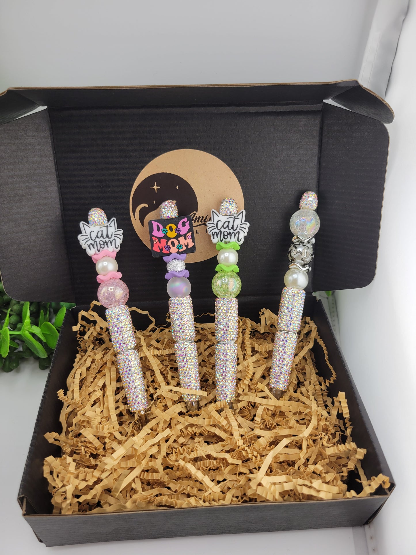 Mystery Gift Box Set, 3 products in one box, Beaded Pen, Straw Chain & Keychain Set – Handmade Gifts for Animal Lovers – Cute and Colorful Beaded Accessories