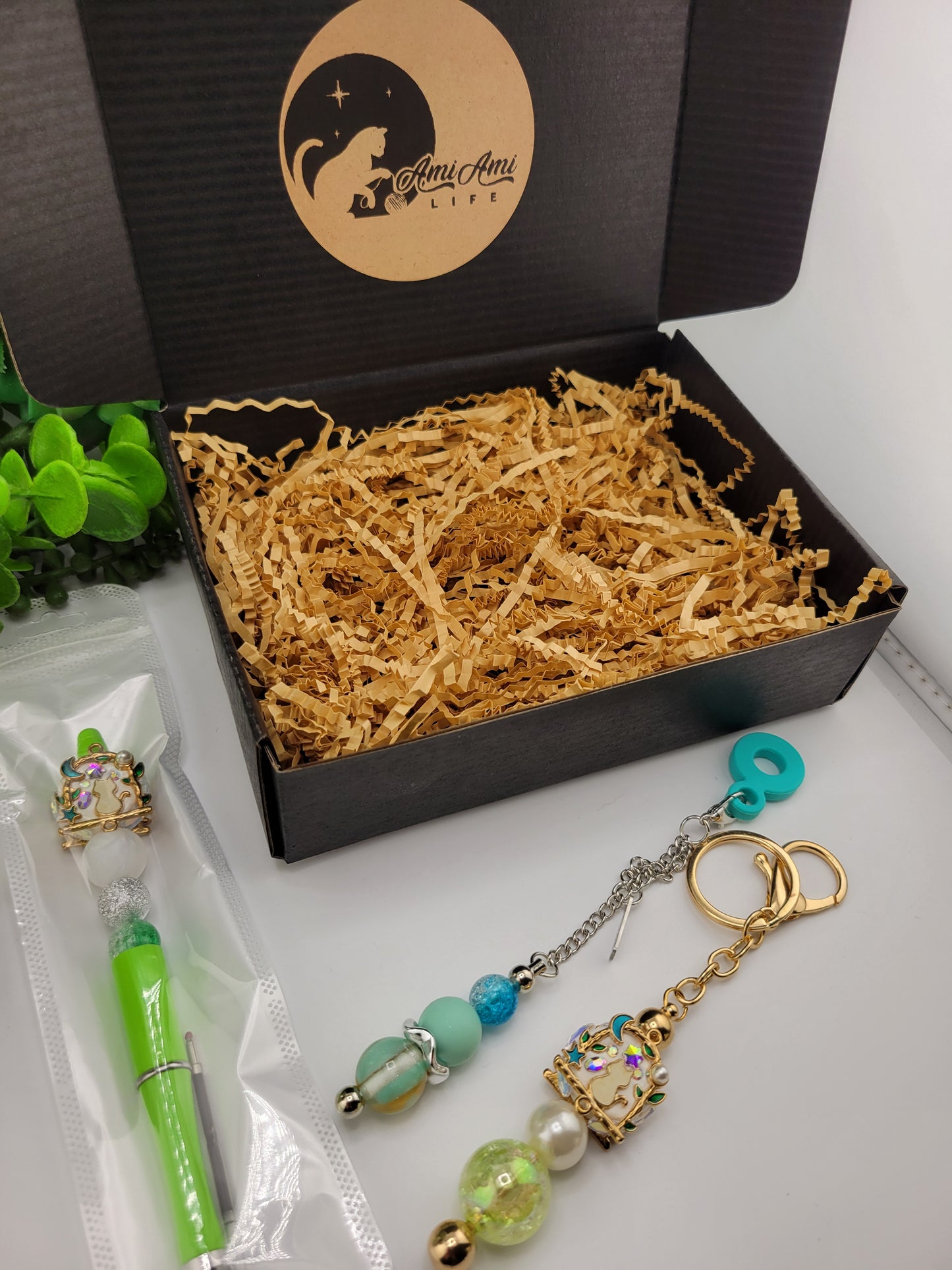 Mystery Gift Box Set, 3 products in one box, Beaded Pen, Straw Chain & Keychain Set – Handmade Gifts for Animal Lovers – Cute and Colorful Beaded Accessories