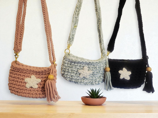 Crochet Purse, Shoulder bag, Adjustable Strap 29"-60"(73-150cm), Detachable Strap, Length 8"(20cm) Width 5.5"(15cm), Star design, tassel with wooden bead